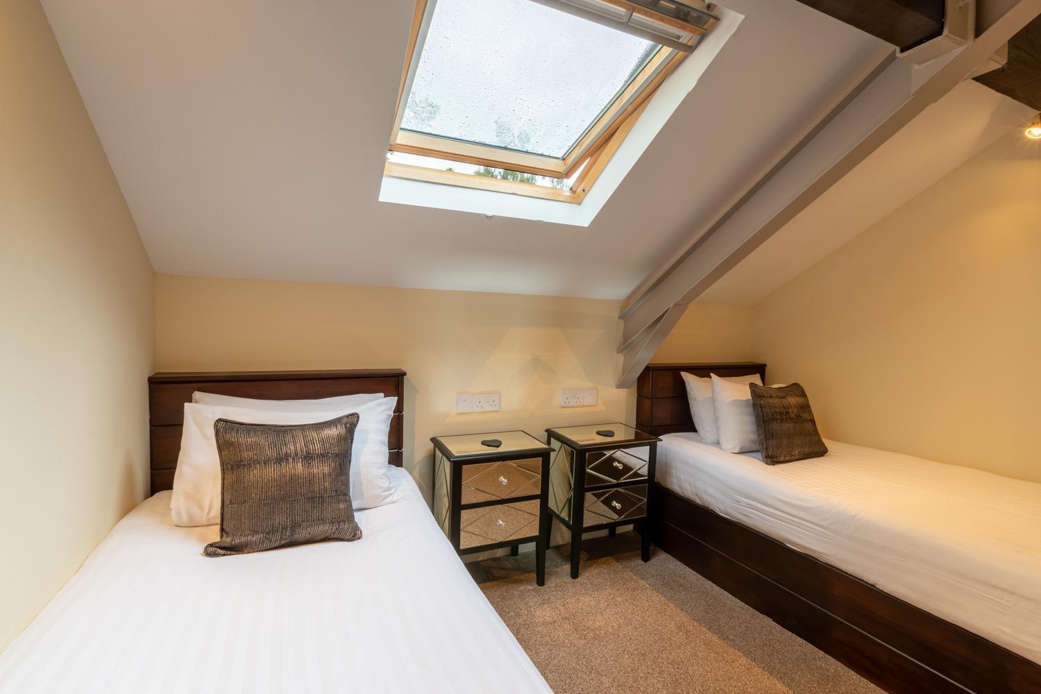 Lakes Hotel & Spa Bowness-on-Windermere Szoba fotó A room at the hotel